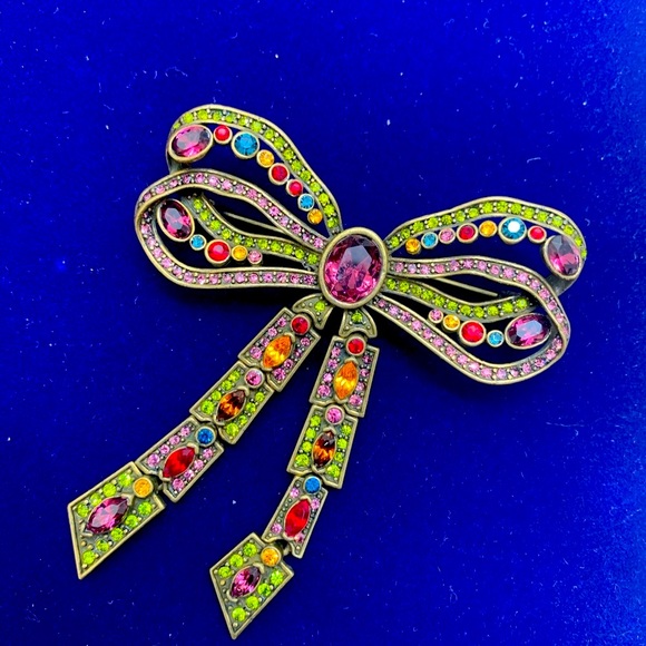 Heidi Daus Femme Fabulous Bow-Design Crystal Pin | HSN Heidi Daus Vintage Swarovski bow brooch